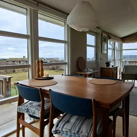 Vakantiehuis Cozy Yellow With Sea View Slagelse