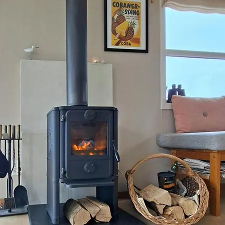 Cozy Yellow With Sea View