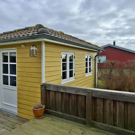 Cozy Yellow With Sea View Vakantiehuis Slagelse